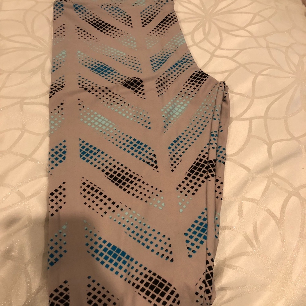 Lularoe tall and curvy leggings